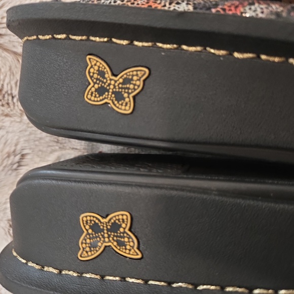 Alegria Size Euro-39 Multi Color Metalic Maryjane Wedge Mule/Clog Slip On - Picture 4 of 9